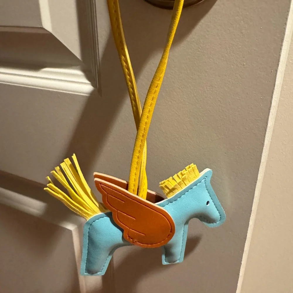 Sky Blue bag charm with Orange Wings - Picture 2 of 2